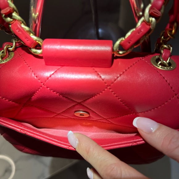 Chanel Brand New Red & Gold Handbag With Authentication Card and Shoulder Strap - Picture 7 of 8